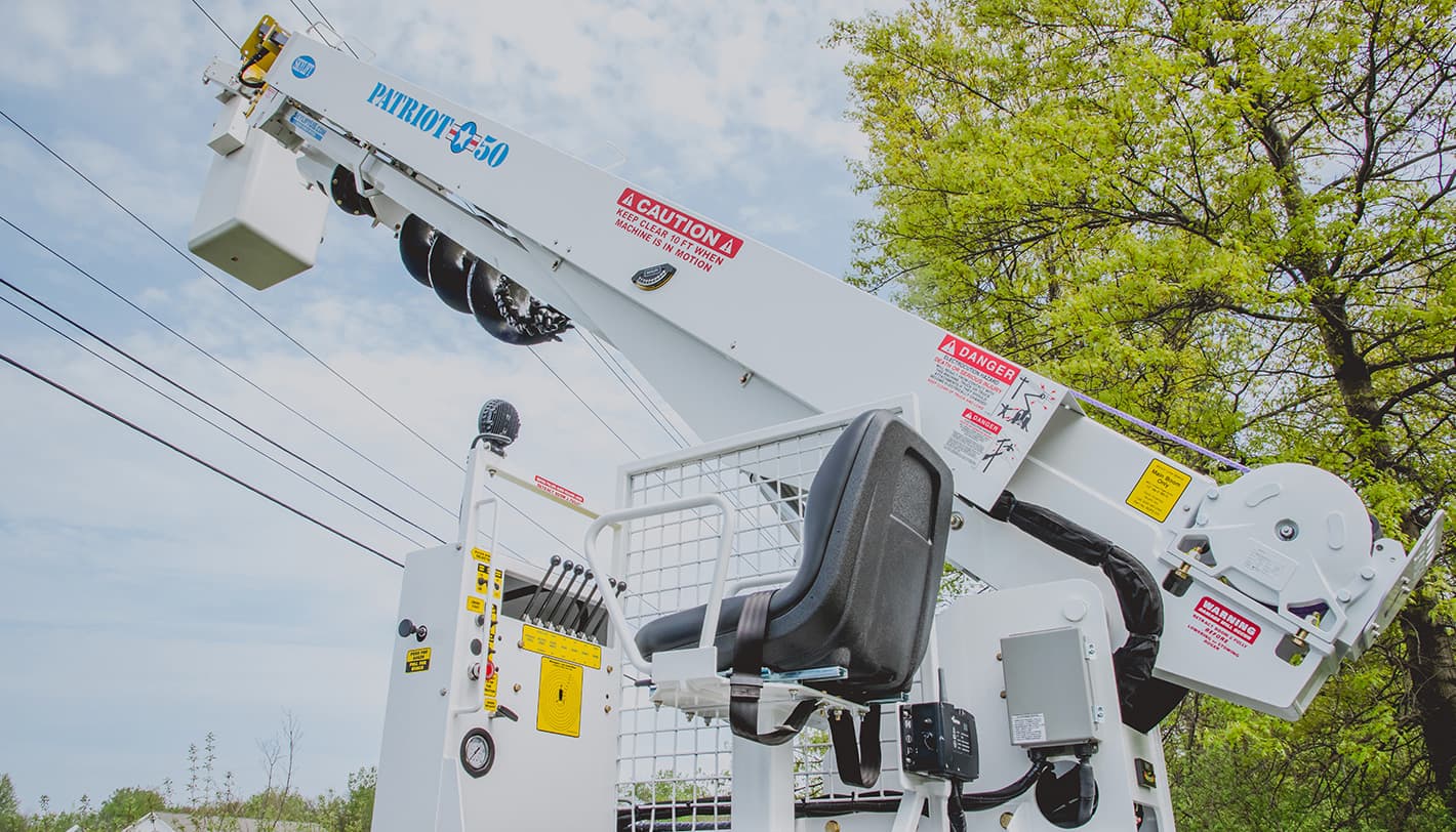 PATRIOT 40/50 Digger Derrick Skylift Inc.